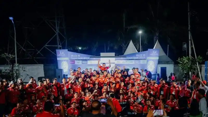 Foto - AvanzaXenia Indonesia Club (AXIC) dan PT. Toyota-Astra Motor (TAM) Gelar Kopdar di Kediri 