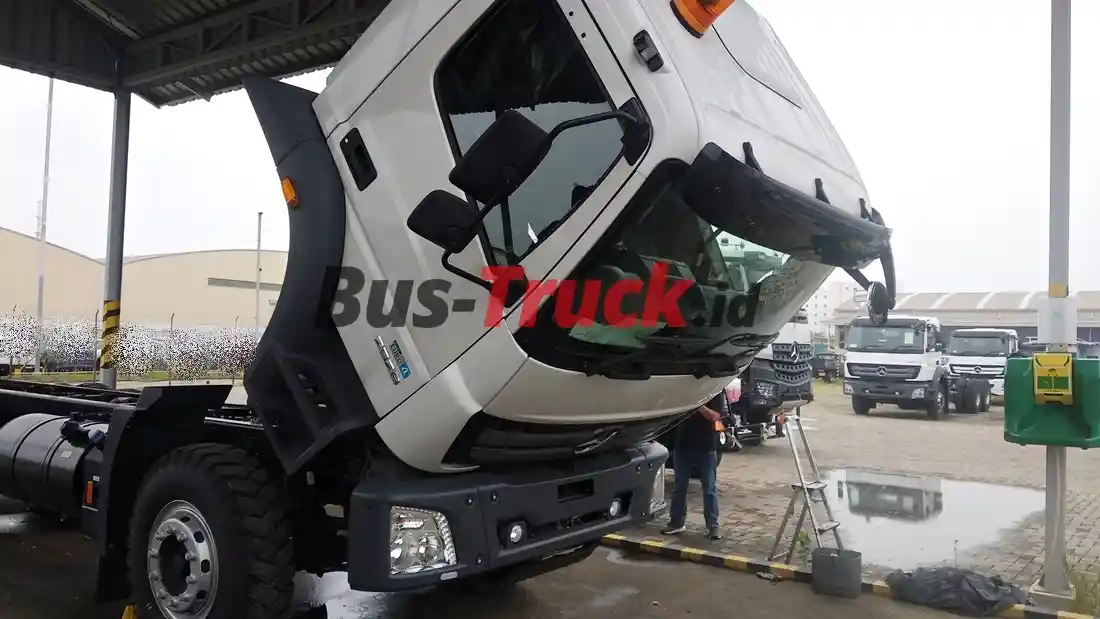 Foto - Begini Prakondisi Sebelum Mengemudikan Truk Axor