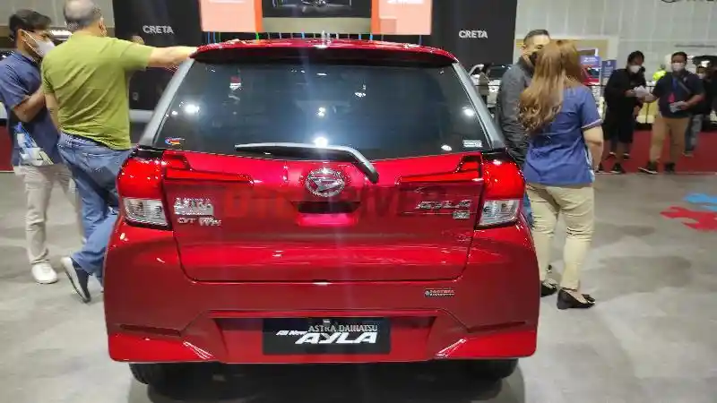 Foto - Ini Perbedaan Daihatsu Ayla Varian X dan R