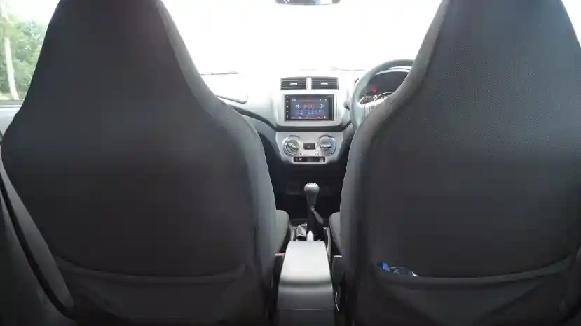 Foto - FIRST DRIVE: Daihatsu Ayla 1.2 R Deluxe MT