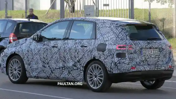Foto - SPY SHOT: Mercedes-Benz B-Class 7 Seater, Cocok Usik Kijang Innova