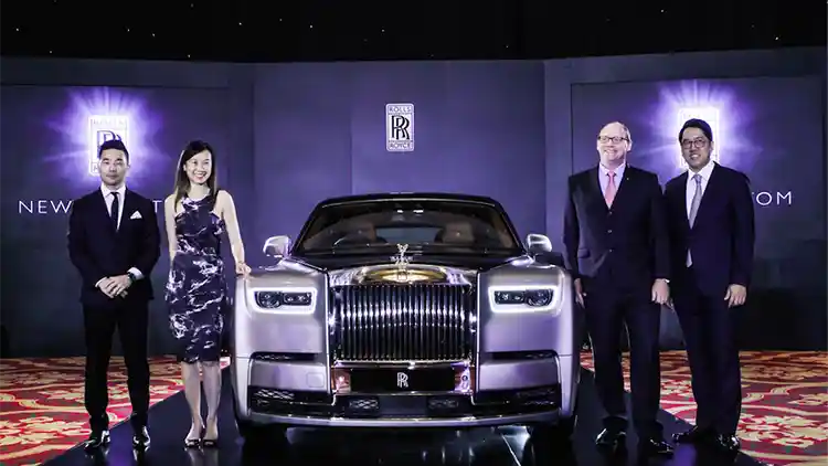 Foto - Arab Saudi Kalahkan Argentina, Putra Mahkota Hadiahi Tim Rolls Royce Phantom