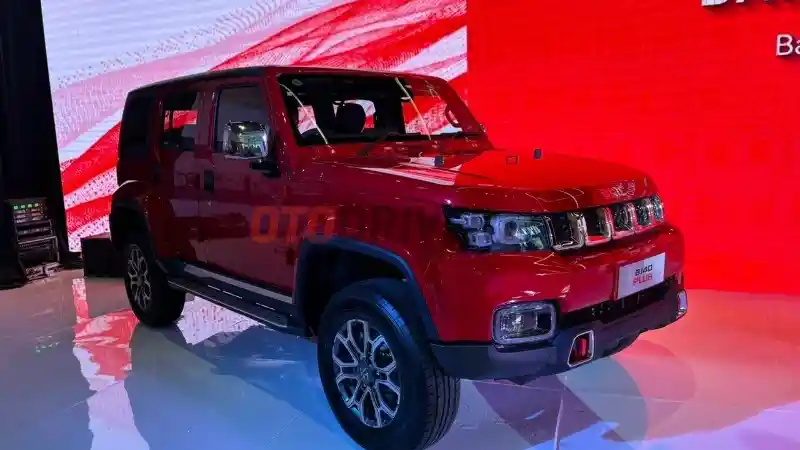 Foto - Komparasi Performa dan Dimensi Jeep JL Wrangler dan BAIC BJ40