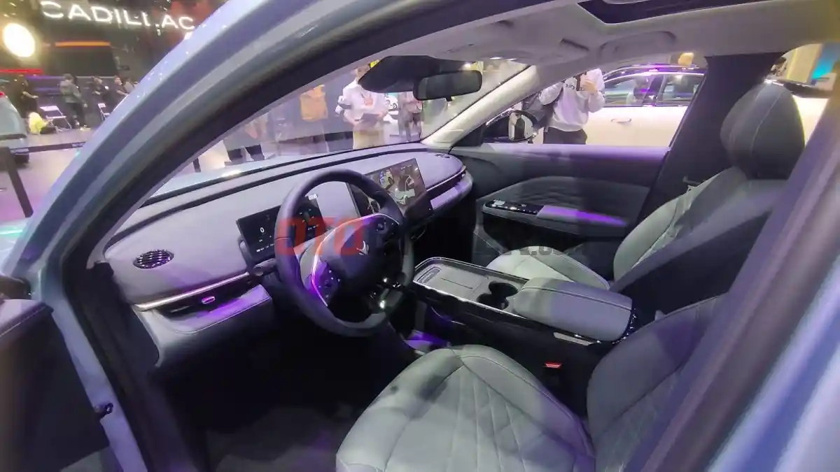 Mobil Listrik - BAIC Arcfox T1 Setir Kanan Khusus Dibuat Untuk Pasar Indonesia