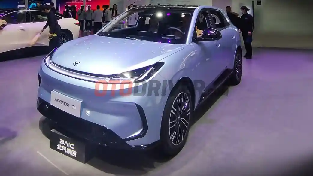Foto - BAIC Arcfox T1 Setir Kanan Khusus Dibuat Untuk Pasar Indonesia