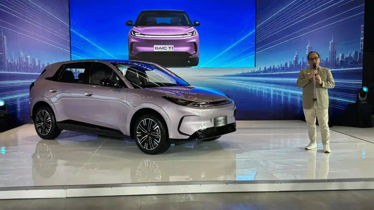 Foto - BAIC Arcfox T1 Diperkenalkan Dengan Harga Rp 300 Jutaan, Lawan BYD Dolphin