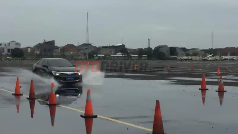 Foto - Goodyear Rilis Ban Baru untuk Sedan dan SUV. Ini Keunggulannya