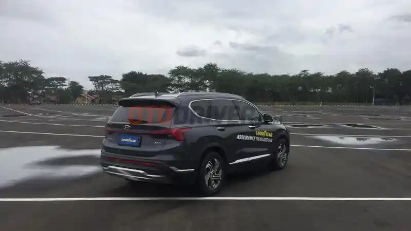 Foto - Goodyear Rilis Ban Baru untuk Sedan dan SUV. Ini Keunggulannya