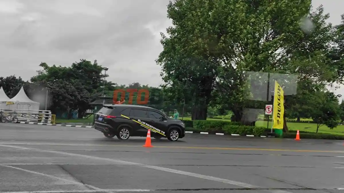 Foto - Dunlop Rilis Ban Blue Response TG, Penerus SP Sport LM705