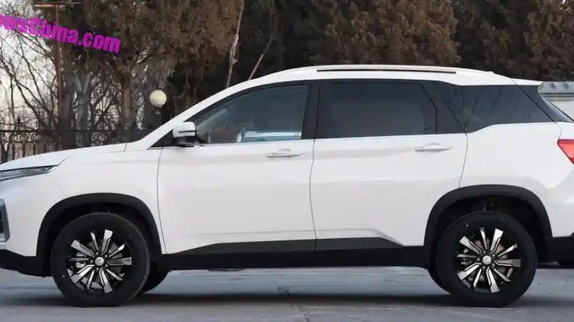 Foto - Ini lah SUV Terbaru Wuling Tiongkok, Termurah RP 165 Jutaan Saja!