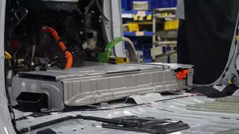 Foto - Toyota dan CATL Bikin Baterai Di Karawang, Mulai Digunakan Pada Semester II 2026