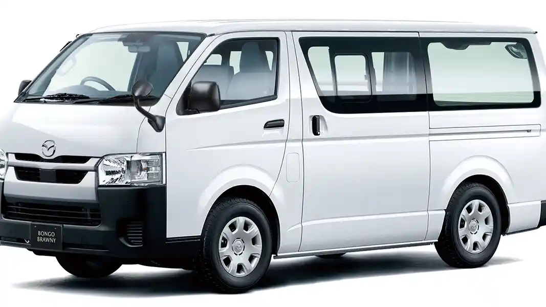 Foto - Toyota HiAce Lawas? Bukan, Ini Mazda Bongo Brawny