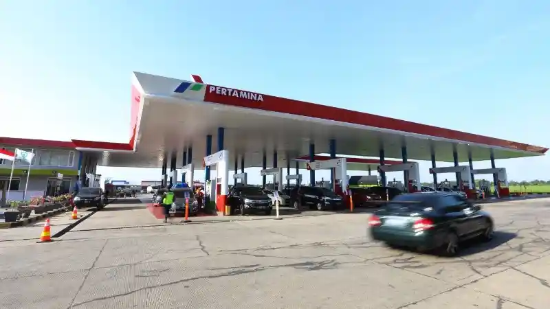 Foto - Harga BBM Naik, Begini Tips Berkendara Untuk Irit Konsumsi Bahan Bakar