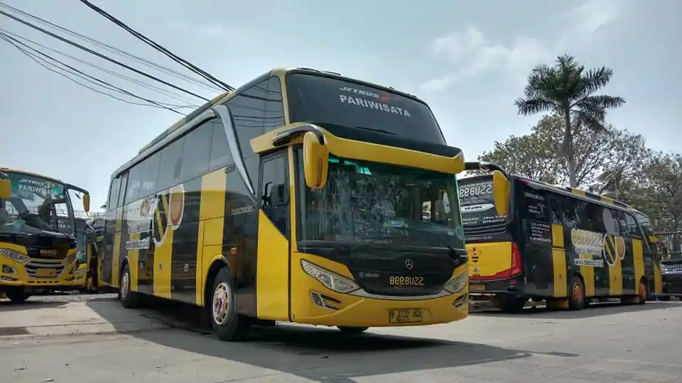 Bus - Nyok Ngopi di Bus, Wisata Cafe Berjalan Mulai Masuk Jakarta