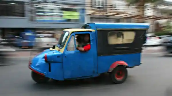 Foto - Daihatsu Midget, Kei-Car Yang Jadi Bemo