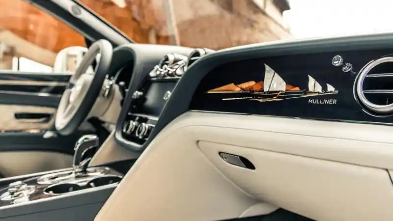 Foto - Bentley Versi Teluk Arab Hanya Diproduksi Sebanyak 5 Unit