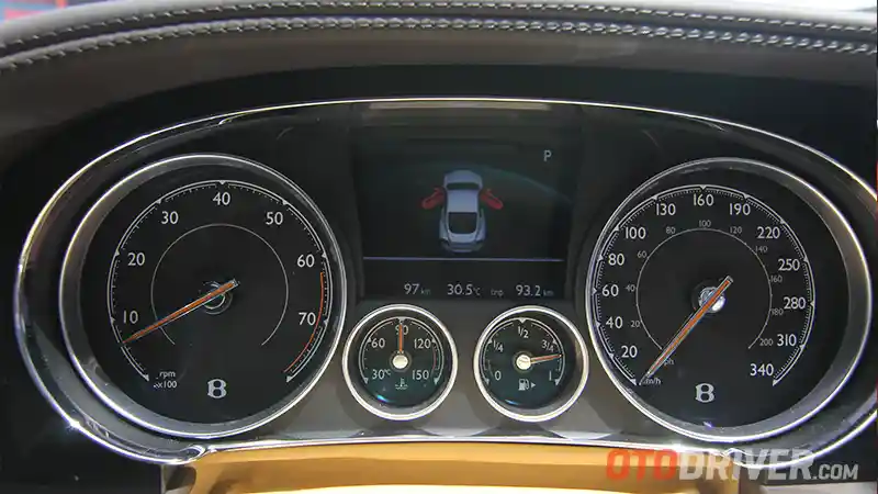 Foto - FIRST DRIVE: Bentley Continental GT V8 S