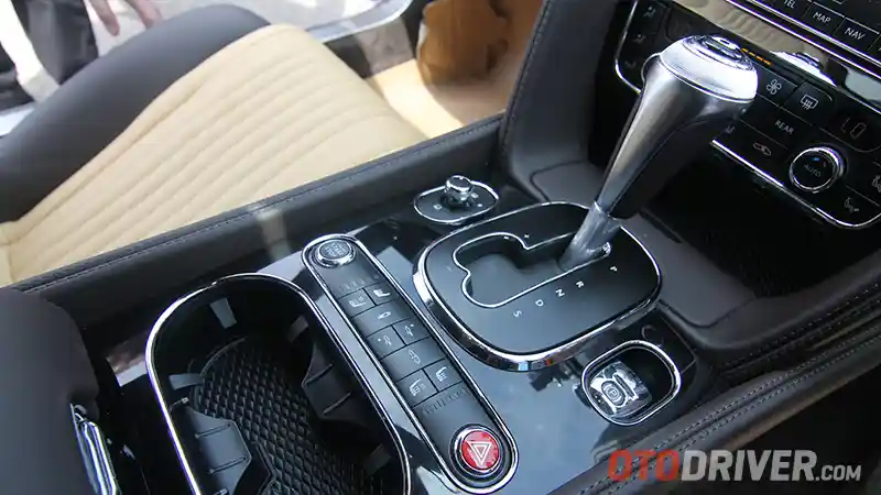 Tips - 6 Langkah Cek Kondisi Oli Matic Secara Akurat