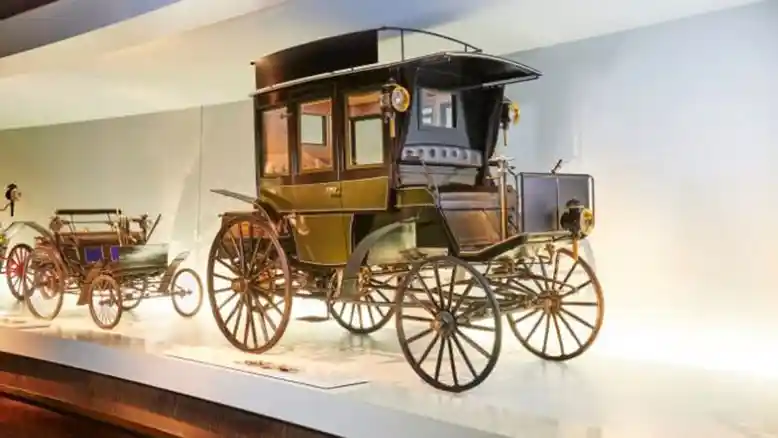 Bus - Tahun Ini, 125 Tahun Bus Umum Bermesin Bakar Pertama Di Dunia 