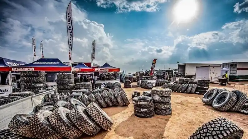 Foto - Fakta Unik Di Balik Ban Juara Rally Dakar 2021