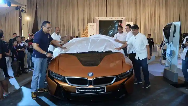Foto - Gelaran Sakral Penggila BMW Tengah Berlangsung di Semarang