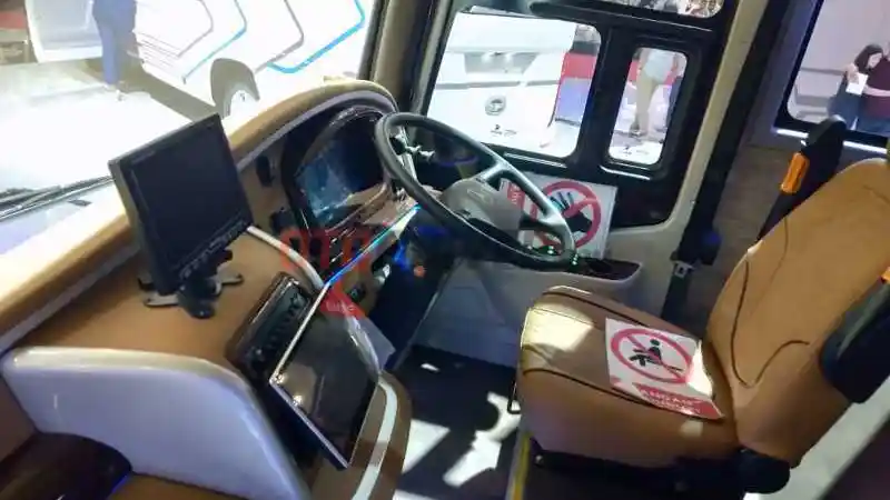 Foto - GIIAS 2019: Uniknya Bus Premium Pengangkut Super Car 