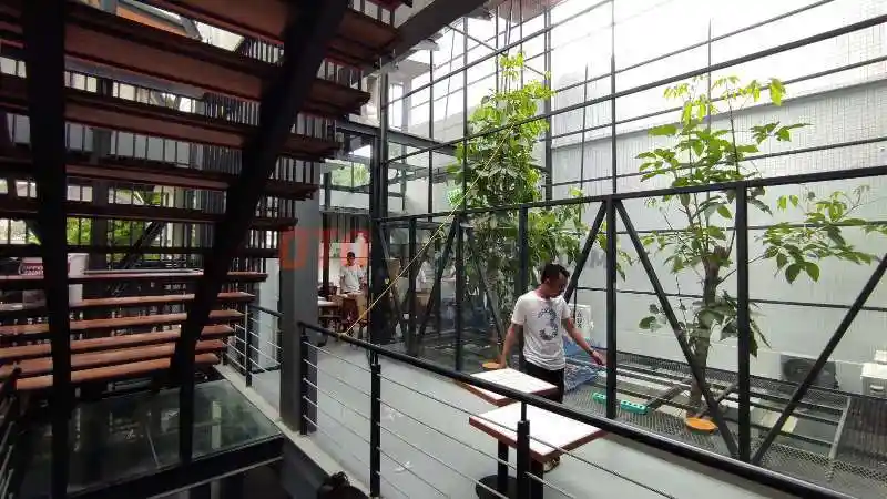 Foto - Black Stone Garage Tempat Komunikasi dan Informasi Dunia Otomotif Resmi Dibuka