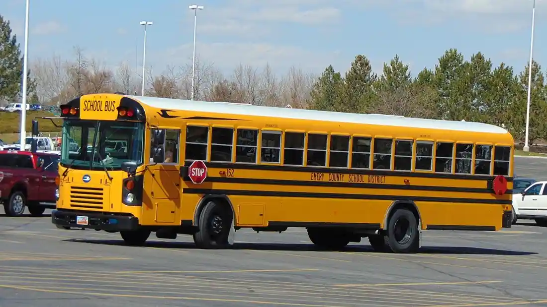 Foto - Blue Bird Bikin 180 Bus Listrik Di Los Angeles