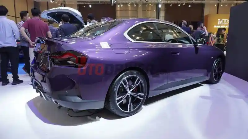 Foto - BMW Seri-2 Coupe Generasi Terbaru Meluncur Dalam Trim 220i M Sport