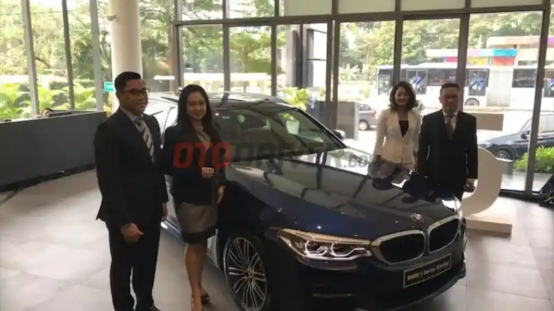 Foto - Station Wagon Terbaru BMW Indonesia Resmi Diluncurkan, Tak Sampai RP 1,5 Milyar