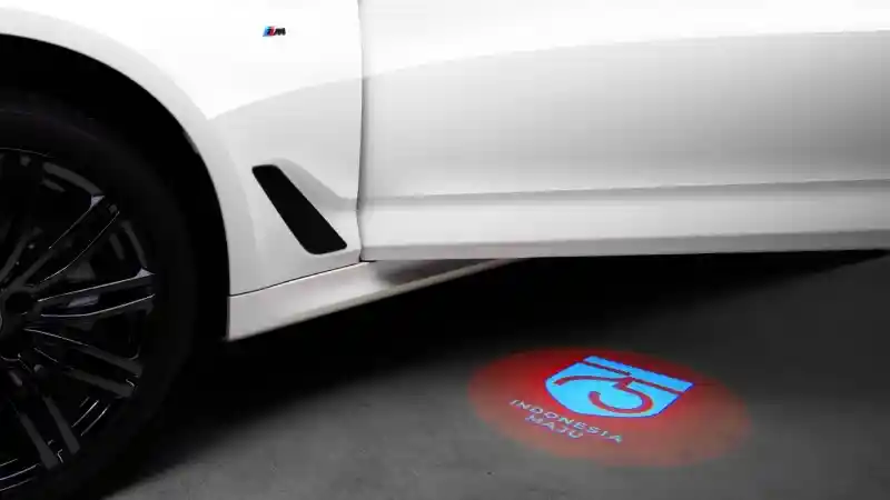 Foto - BMW Hadirkan Varian Seri-5 Khusus Edisi Kemerdekaan RI Ke-75 Tahun!