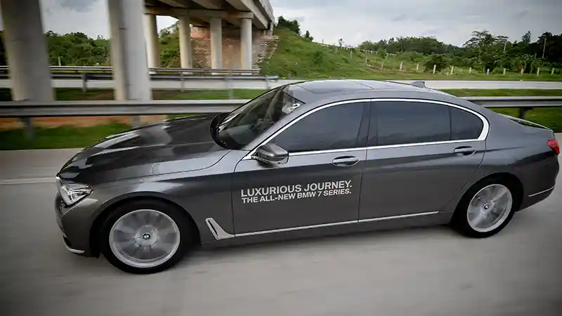 First Drive - FIRST DRIVE: BMW 730Li CKD 2017