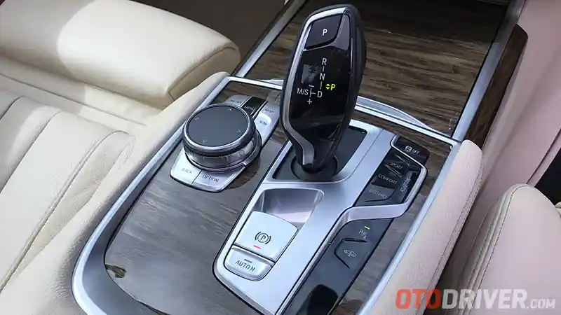 Foto - FIRST DRIVE: BMW 730Li CKD 2017 