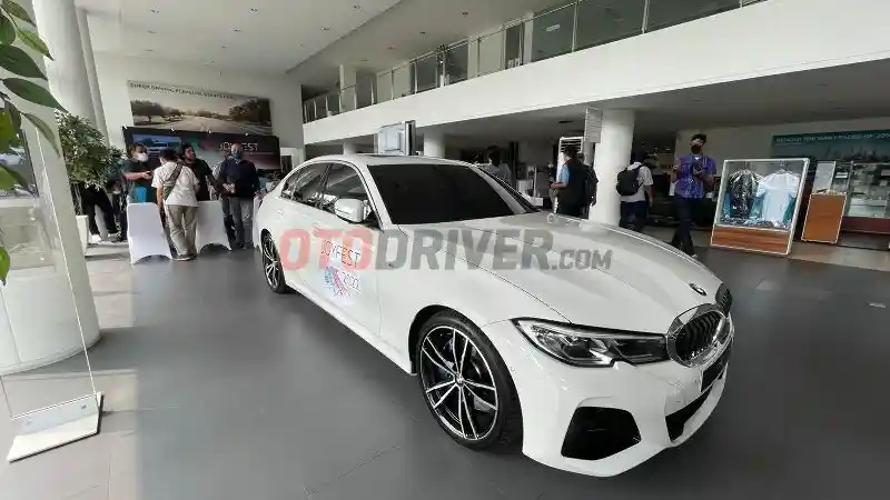 Foto - Tertarik Memacu BMW di Trek Sentul 21 Mei? Datang ke Joyfest