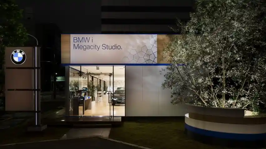 Foto - BMW Bangun Showroom Bertenaga Surya, Khusus Seri-i