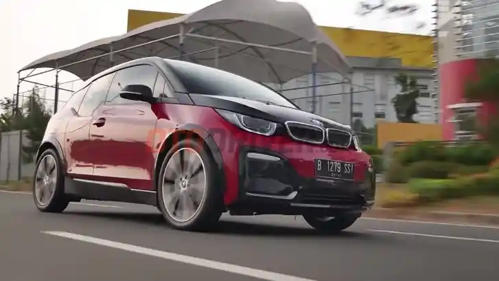 Foto - 7 Fakta BMW i3s Versi Indonesia
