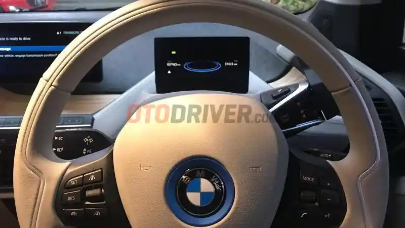 Foto - BMW Sebaiknya Akuisisi Jaguar