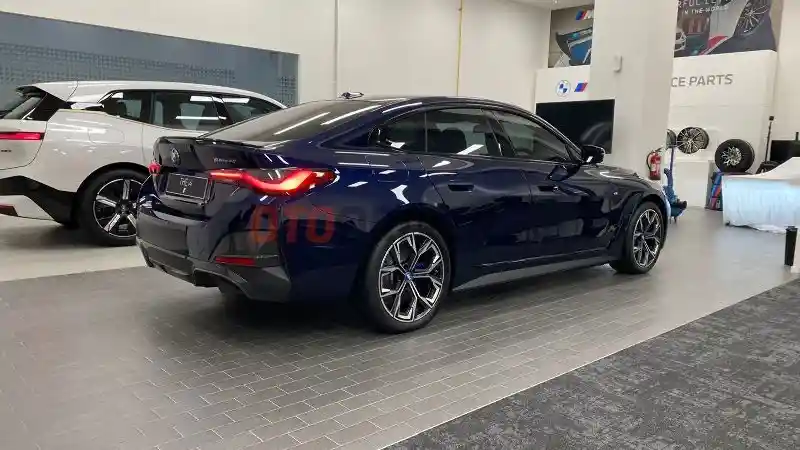 Foto - BMW i4 Resmi Diluncurkan, Harga RP 1.997 MIliar 