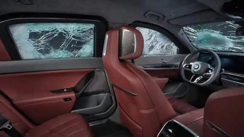 Foto - BMW Siap Sediakan Limousin EV Tahan Peluru Untuk Presiden Indonesia