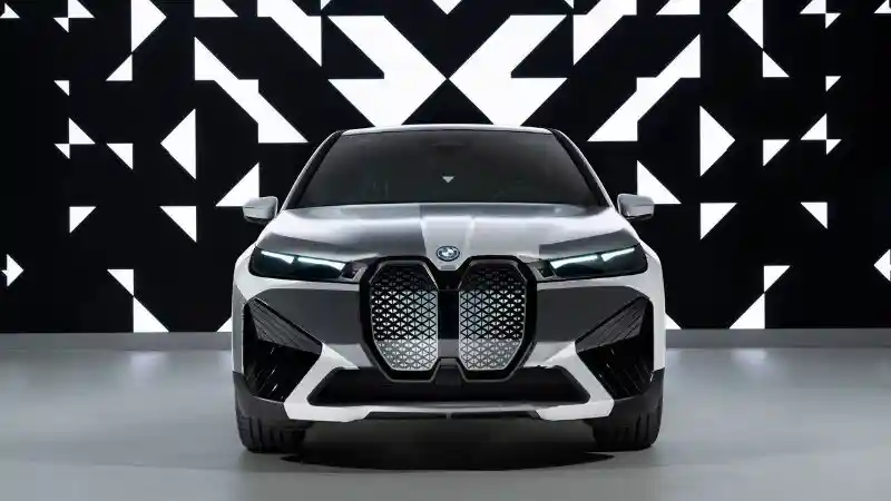 Berita - BMW iX Bakal Dipersenjatai Baterai ONE Dengan Jarak Tempuh Hingga 965 KM