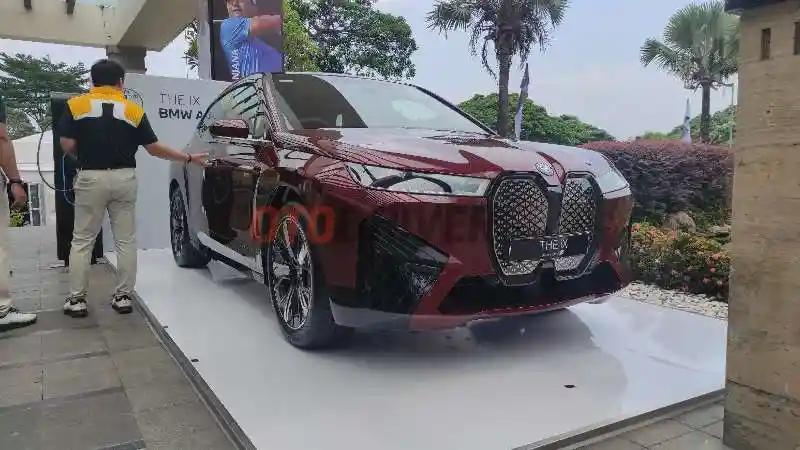 Foto - Mobil Listrik Premium BMW iX, Pesan Sekarang 2024 Baru Datang