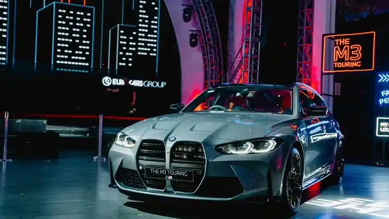 Foto - BMW M3 Touring dan M3 CS Resmi Dipasarkan