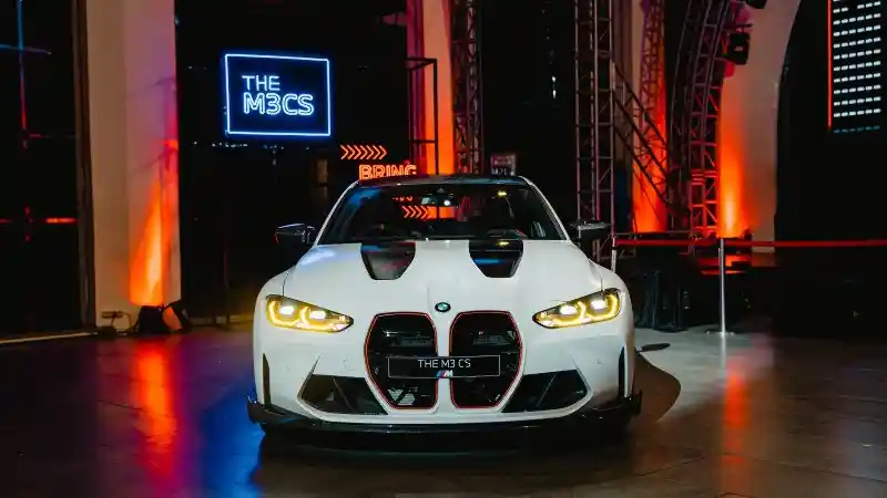 Foto - BMW M3 Touring dan M3 CS Resmi Dipasarkan