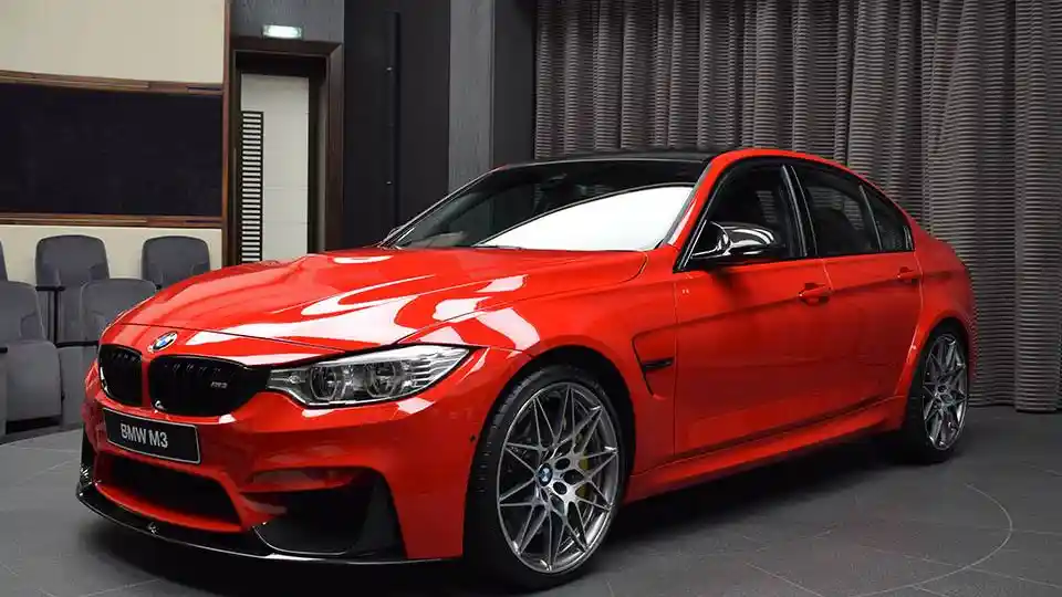 Berita - BMW Berikan Warna Merah Menyala Pada M3 Competition Package 