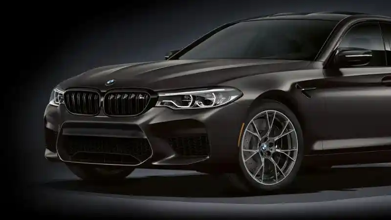 Foto - Melihat Spek Mentereng BMW M5 Seharga RP 5 M