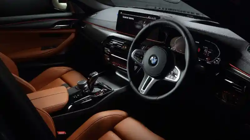 Foto - Resmi Dijual Rp 4,7 M, Begini Kehebatan BMW M5 Competition