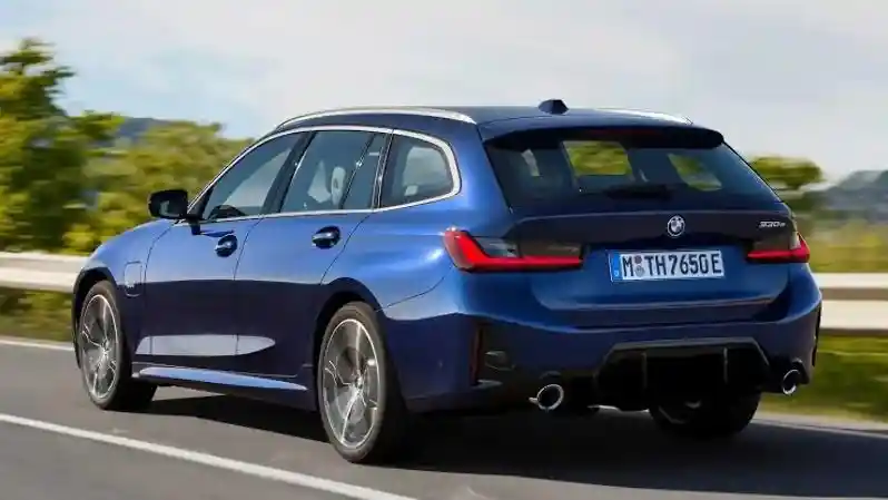 Berita - Bos BMW Tegaskan Varian Station Wagon Laris Manis di Eropa