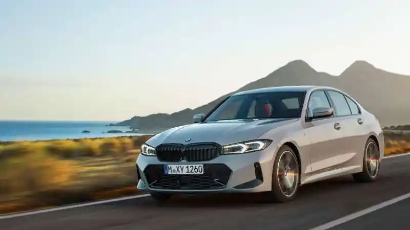 Berita - BMW Seri-3 LCI Resmi Meluncur
