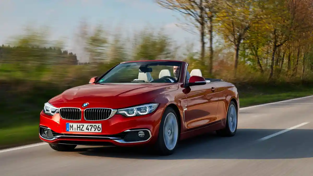 Berita - BMW Seri-4 Coupe Dan Convertible Facelift Resmi Hadir di Indonesia