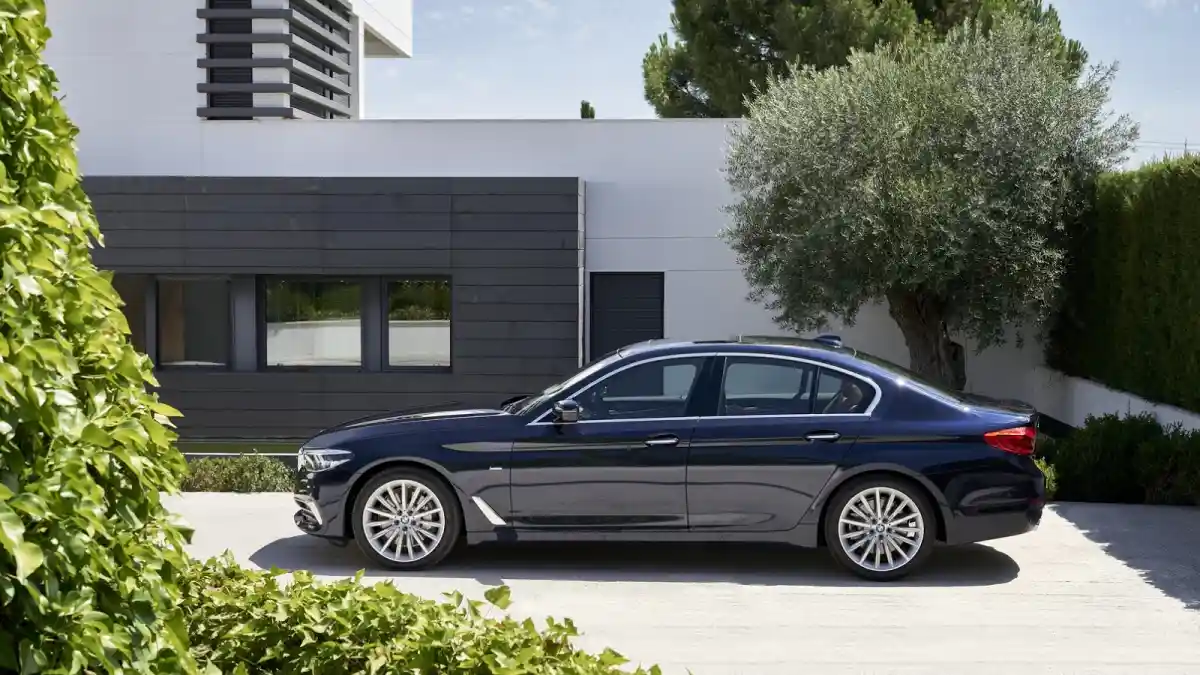 Foto - BMW Group Indonesia Siapkan 5 Model Baru di 2017